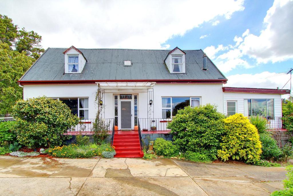 Roslyn House Bed & Breakfast Bushy Park Exterior photo
