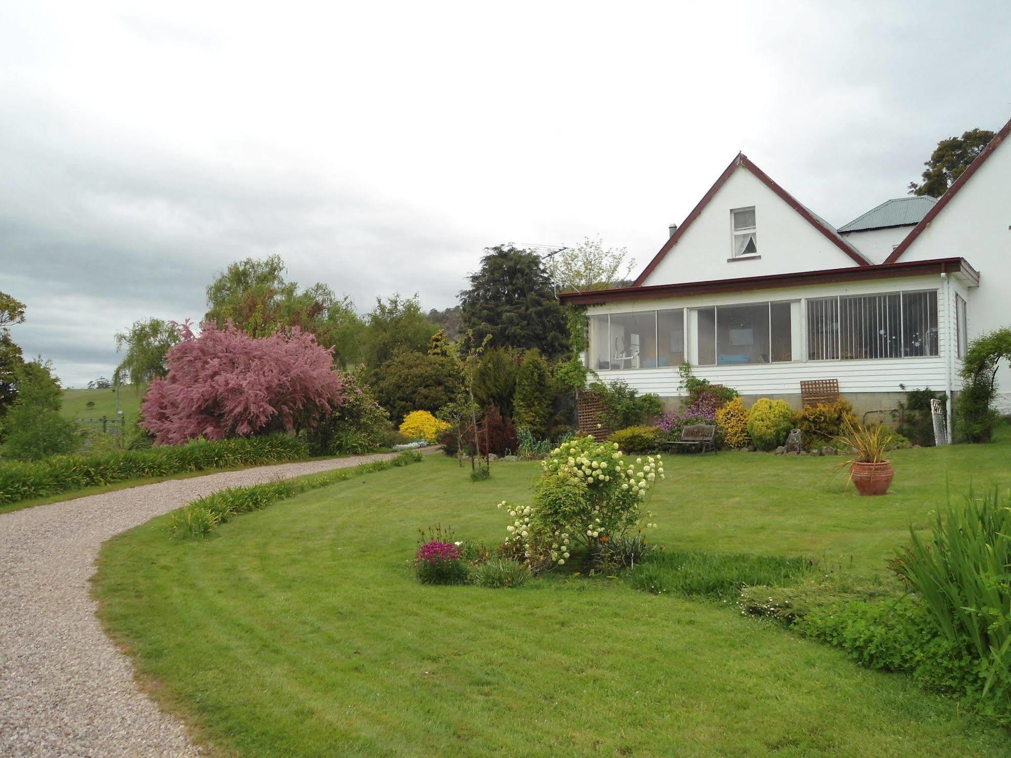 Roslyn House Bed & Breakfast Bushy Park Exterior photo