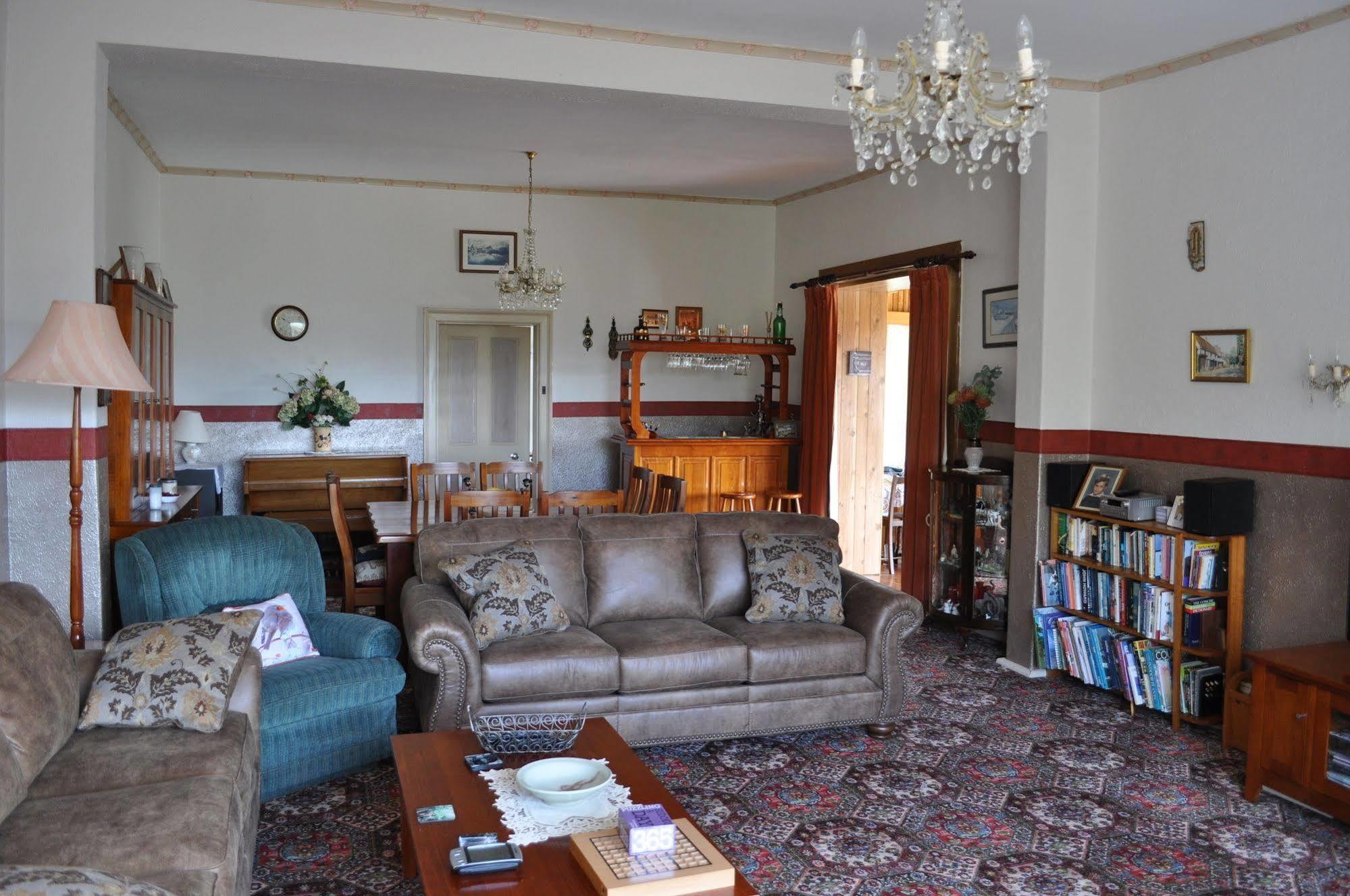 Roslyn House Bed & Breakfast Bushy Park Exterior photo